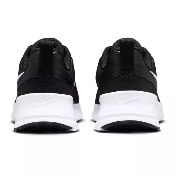 NEW Nike Air Max Nuaxis Black/White Shoes Sneakers Men's Size 8/Women's9.5